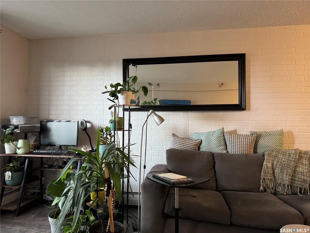 111 St Lawrence Crescent Saskatoon SK S7K 1G7