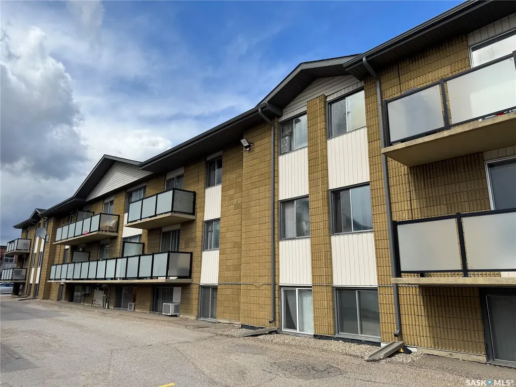 111 St Lawrence Crescent Saskatoon SK S7K 1G7