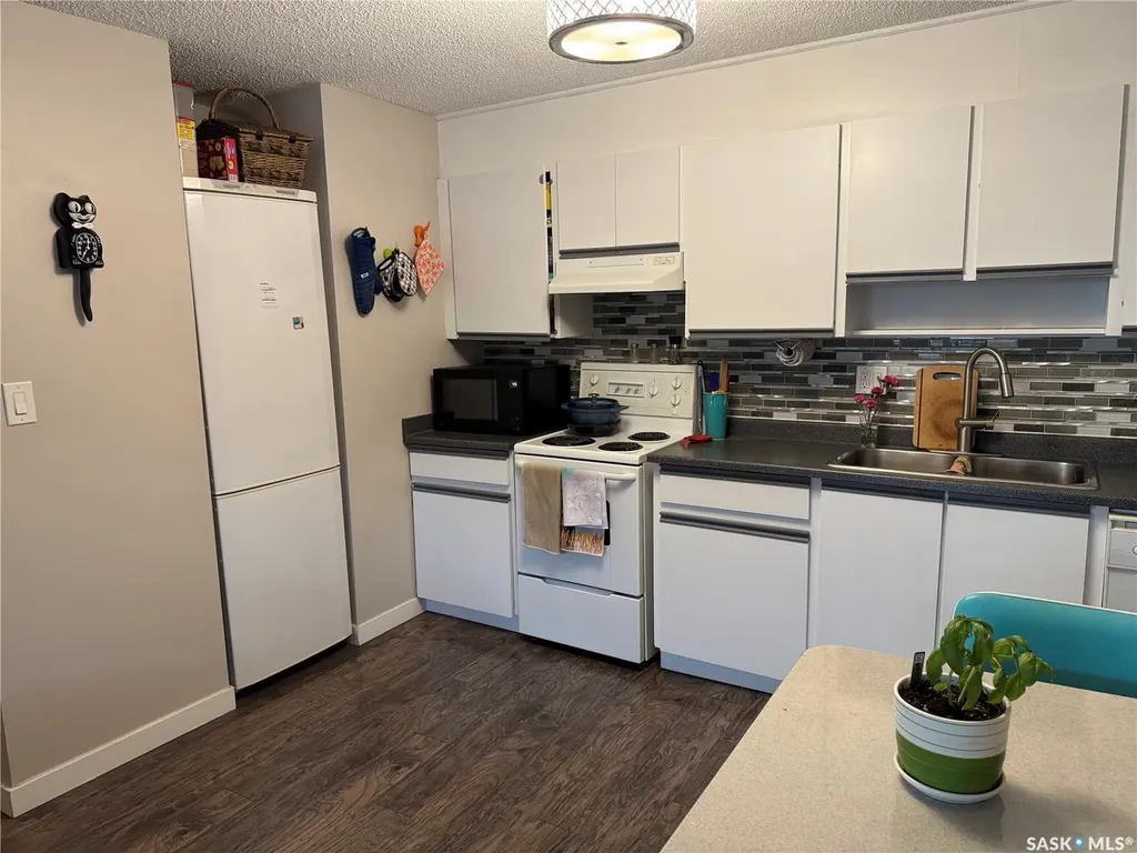 111 St Lawrence Crescent Saskatoon SK S7K 1G7
