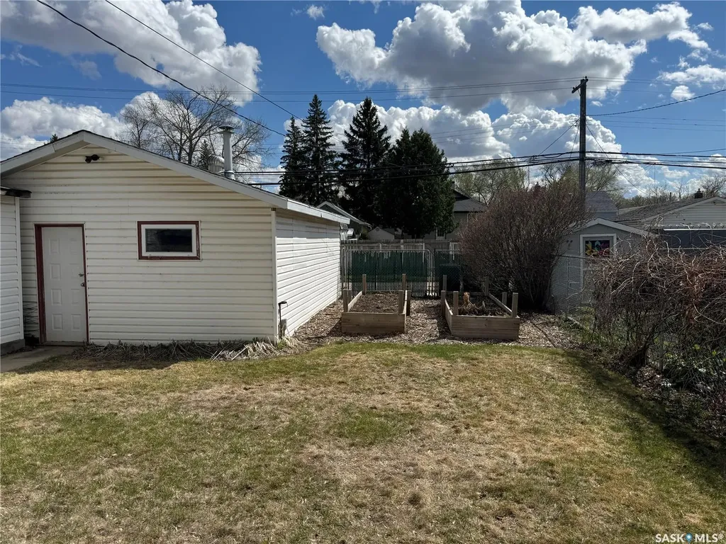 312 1st Street E Saskatoon SK S7H 1S2