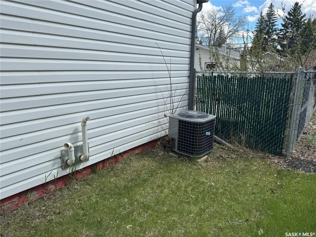 312 1st Street E Saskatoon SK S7H 1S2