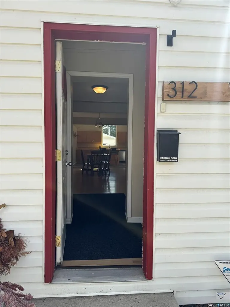 312 1st Street E Saskatoon SK S7H 1S2
