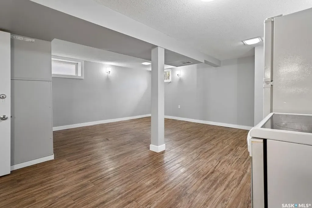 2111 Queen Street Regina SK S4T 4C4