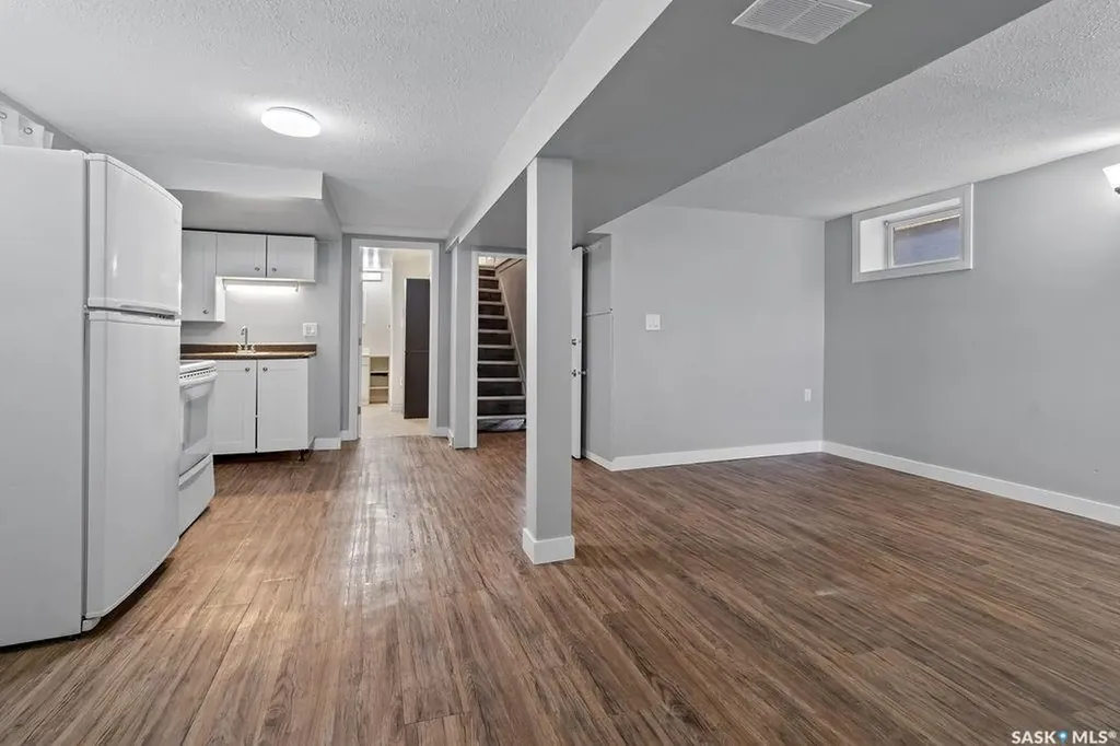 2111 Queen Street Regina SK S4T 4C4