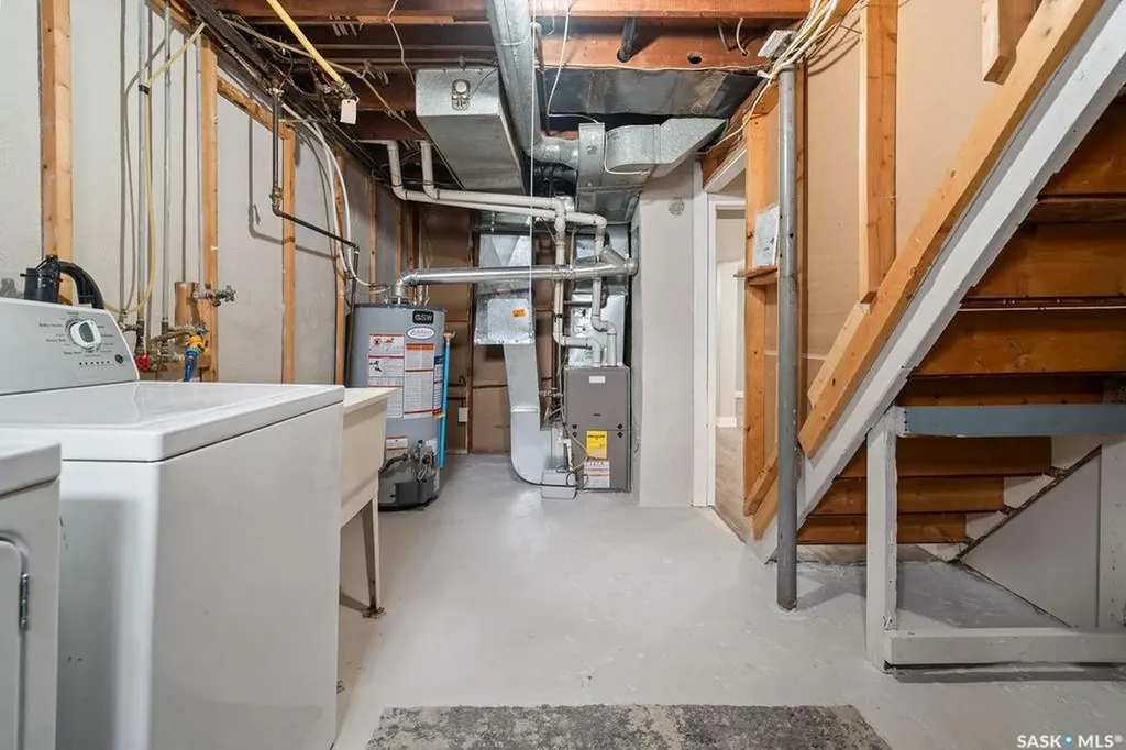2111 Queen Street Regina SK S4T 4C4