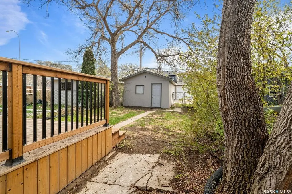 2111 Queen Street Regina SK S4T 4C4