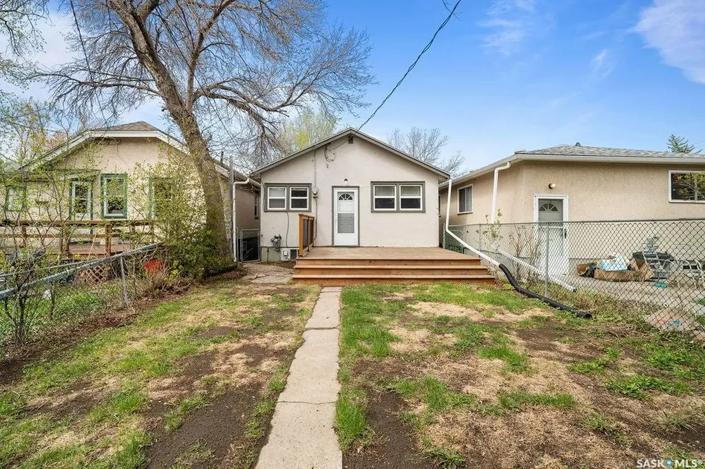 2111 Queen Street Regina SK S4T 4C4