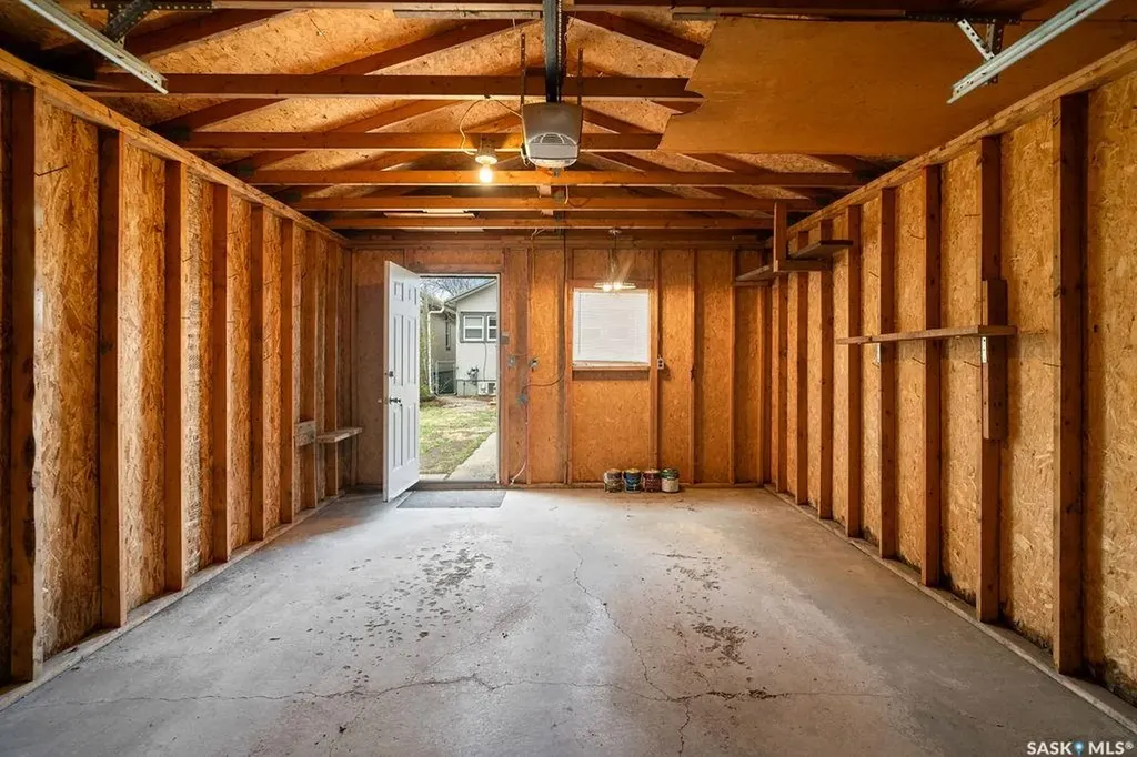 2111 Queen Street Regina SK S4T 4C4