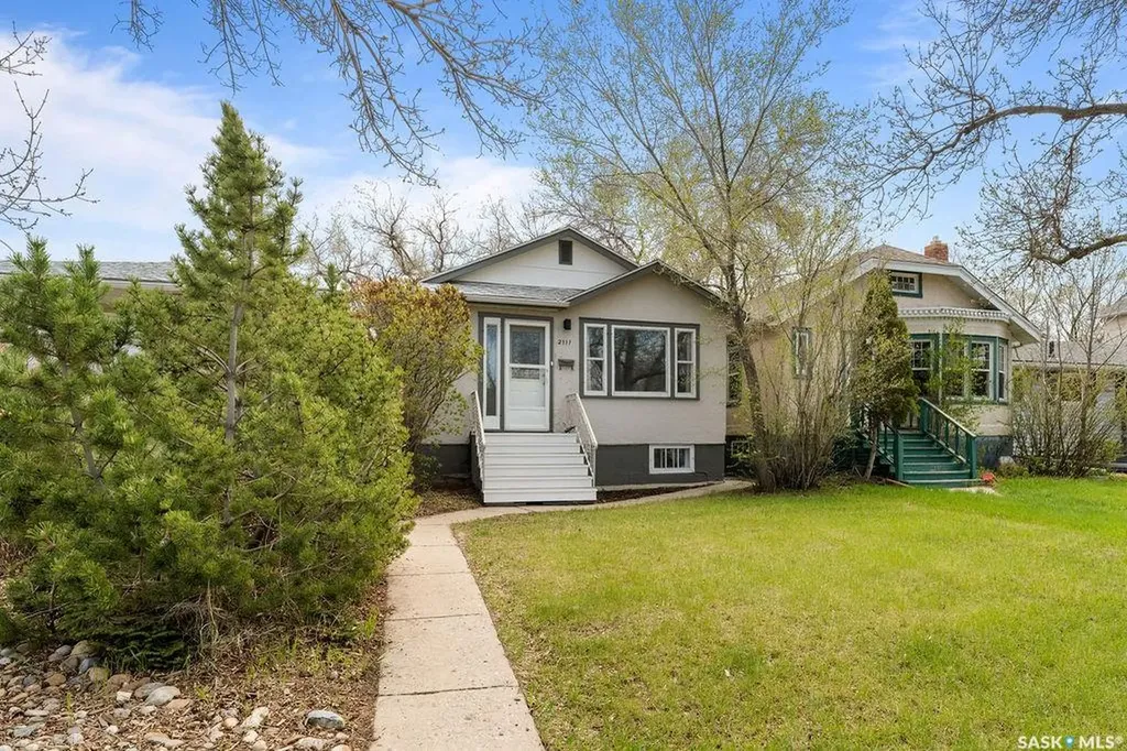 2111 Queen Street Regina SK S4T 4C4