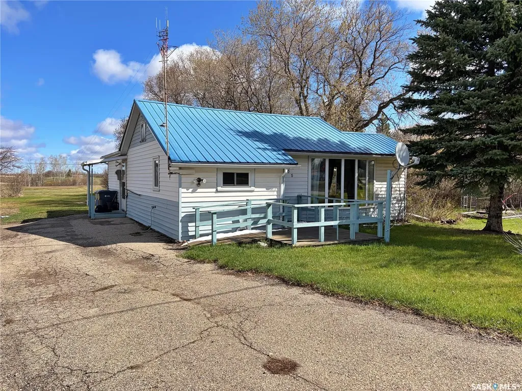 105 Pipestone Avenue Wawota SK S0G 5A0