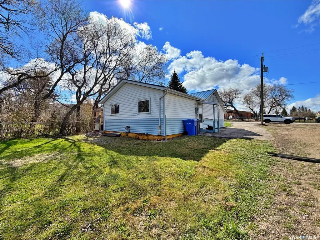105 Pipestone Avenue Wawota SK S0G 5A0