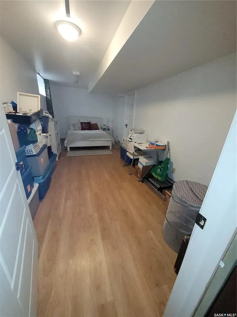 916 6th Avenue N Saskatoon SK S7K 2T4