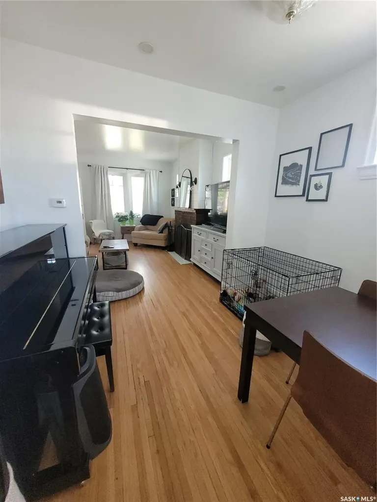 916 6th Avenue N Saskatoon SK S7K 2T4
