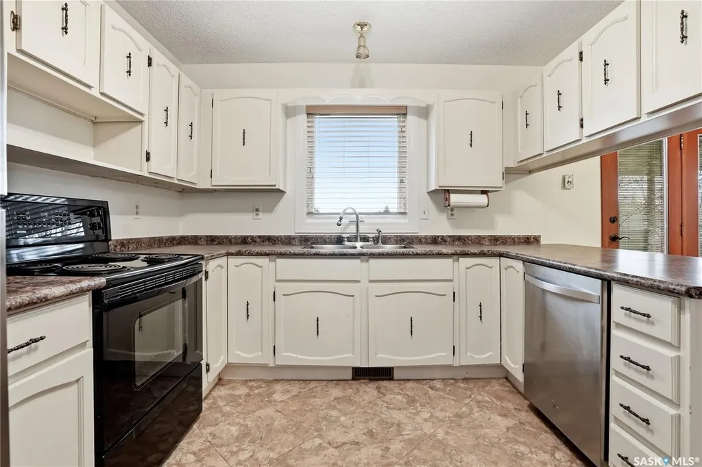 155 J.j. Thiessen Crescent Saskatoon SK S7K 5N9