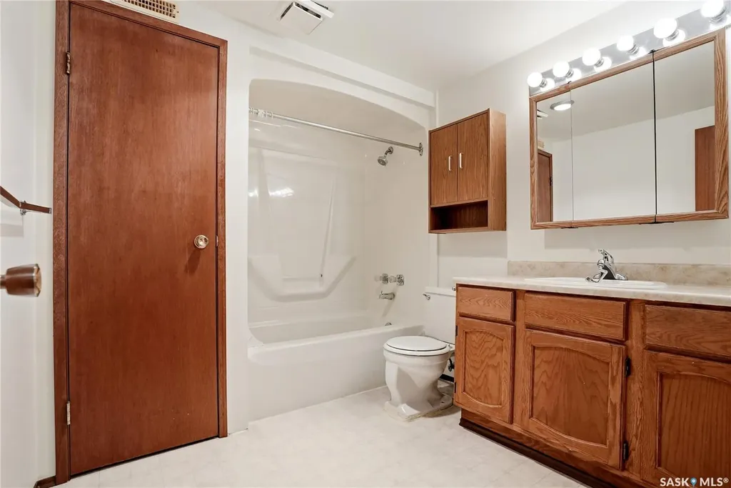 155 J.j. Thiessen Crescent Saskatoon SK S7K 5N9