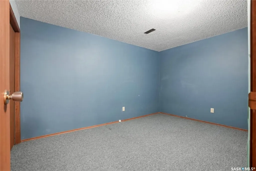 155 J.j. Thiessen Crescent Saskatoon SK S7K 5N9