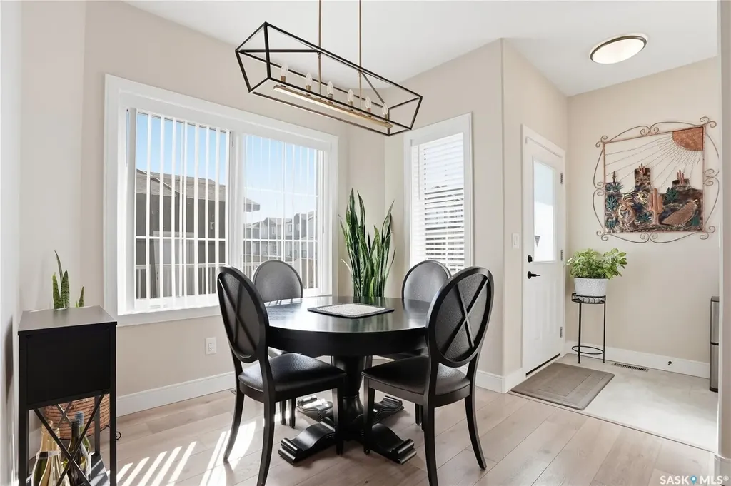 703 Underhill Lane Saskatoon SK S7V 0N2