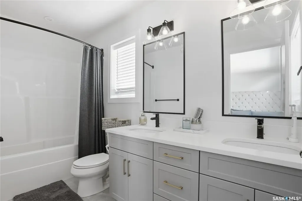 703 Underhill Lane Saskatoon SK S7V 0N2