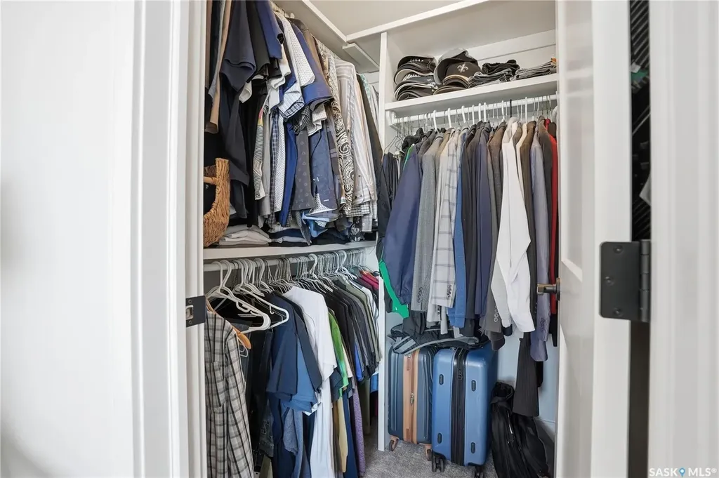 703 Underhill Lane Saskatoon SK S7V 0N2