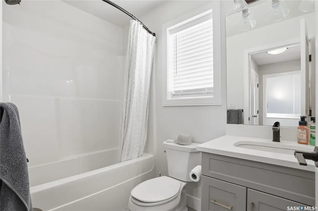 703 Underhill Lane Saskatoon SK S7V 0N2