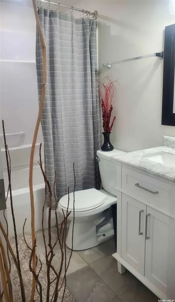 703 Underhill Lane Saskatoon SK S7V 0N2