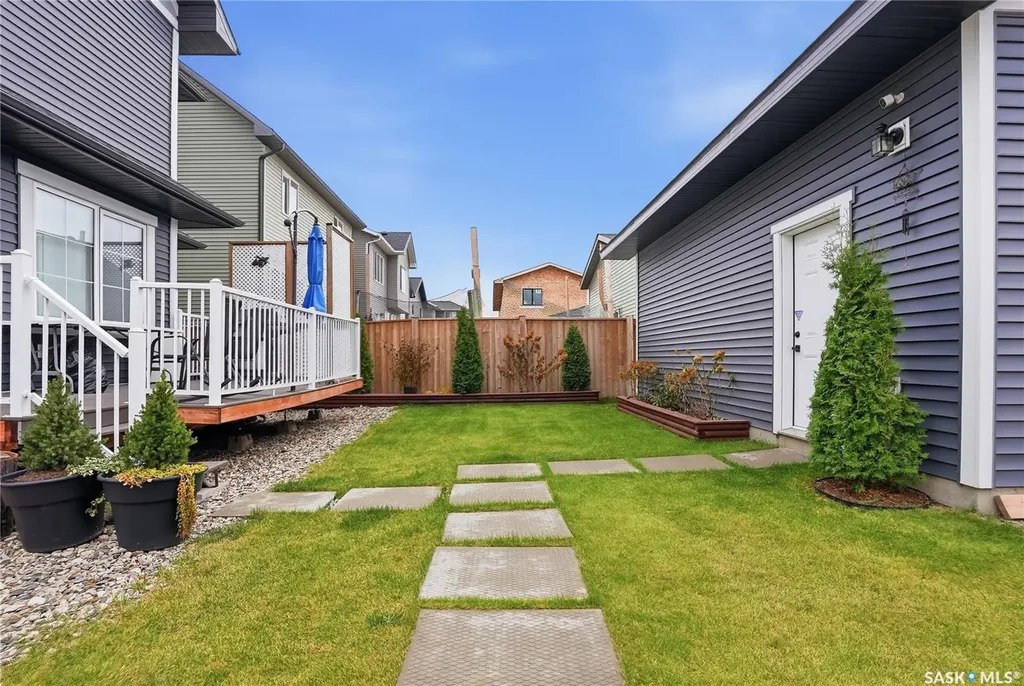 703 Underhill Lane Saskatoon SK S7V 0N2