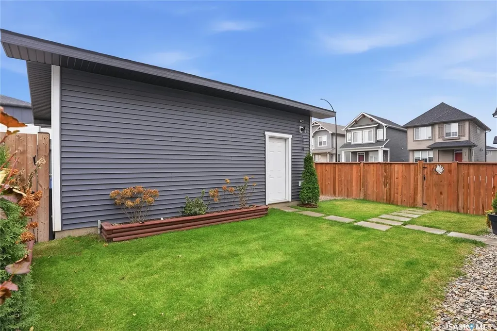 703 Underhill Lane Saskatoon SK S7V 0N2