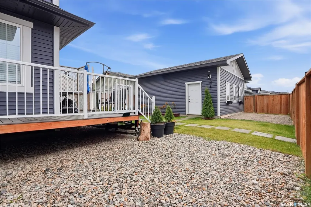 703 Underhill Lane Saskatoon SK S7V 0N2