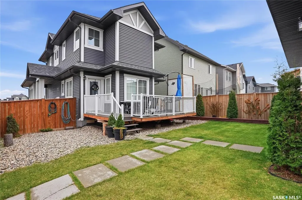 703 Underhill Lane Saskatoon SK S7V 0N2