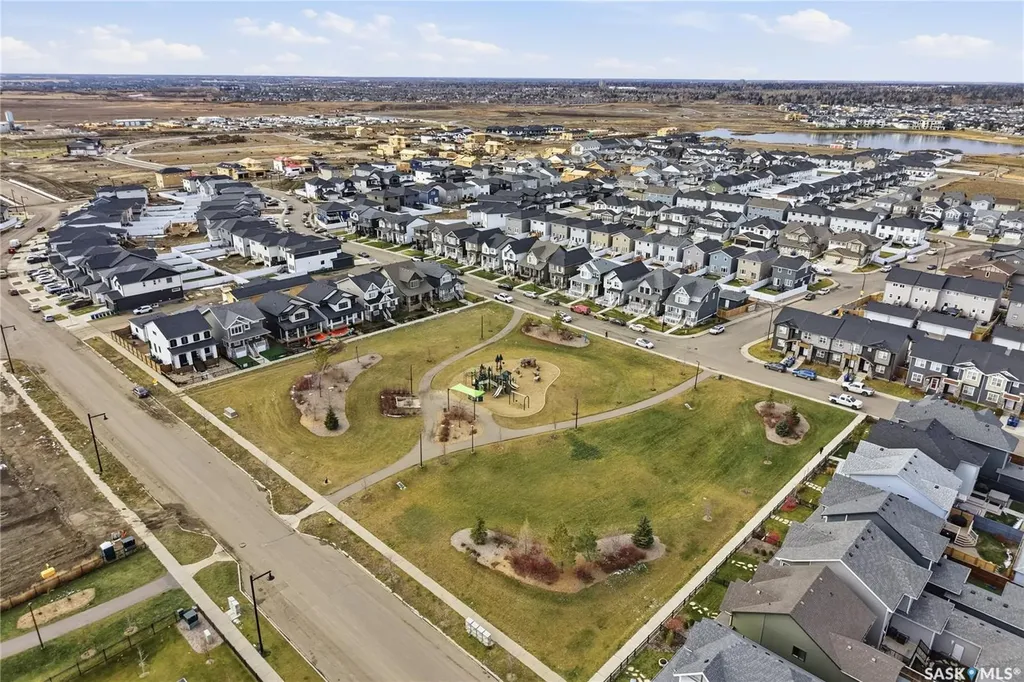 703 Underhill Lane Saskatoon SK S7V 0N2