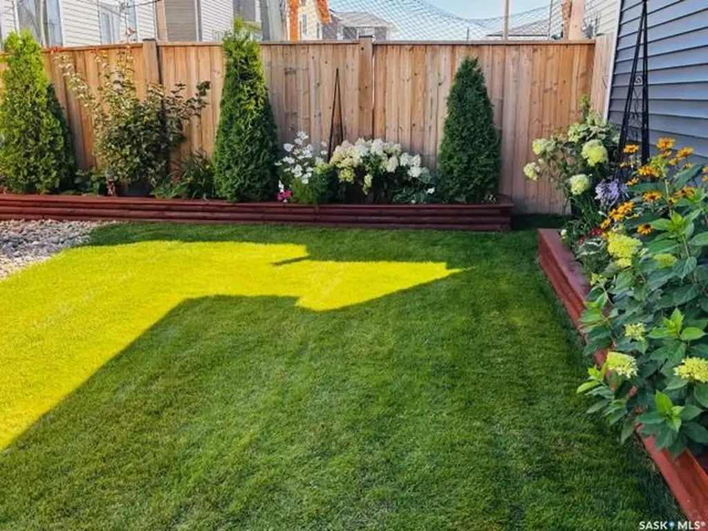 703 Underhill Lane Saskatoon SK S7V 0N2