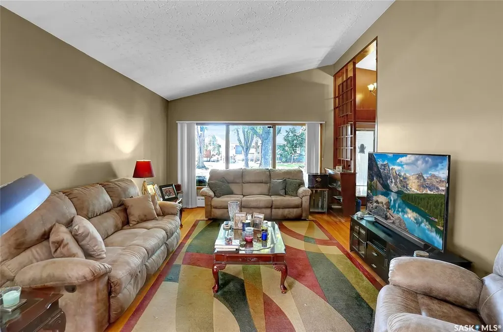 3212 L'arche Crescent Regina SK S4S 5V8