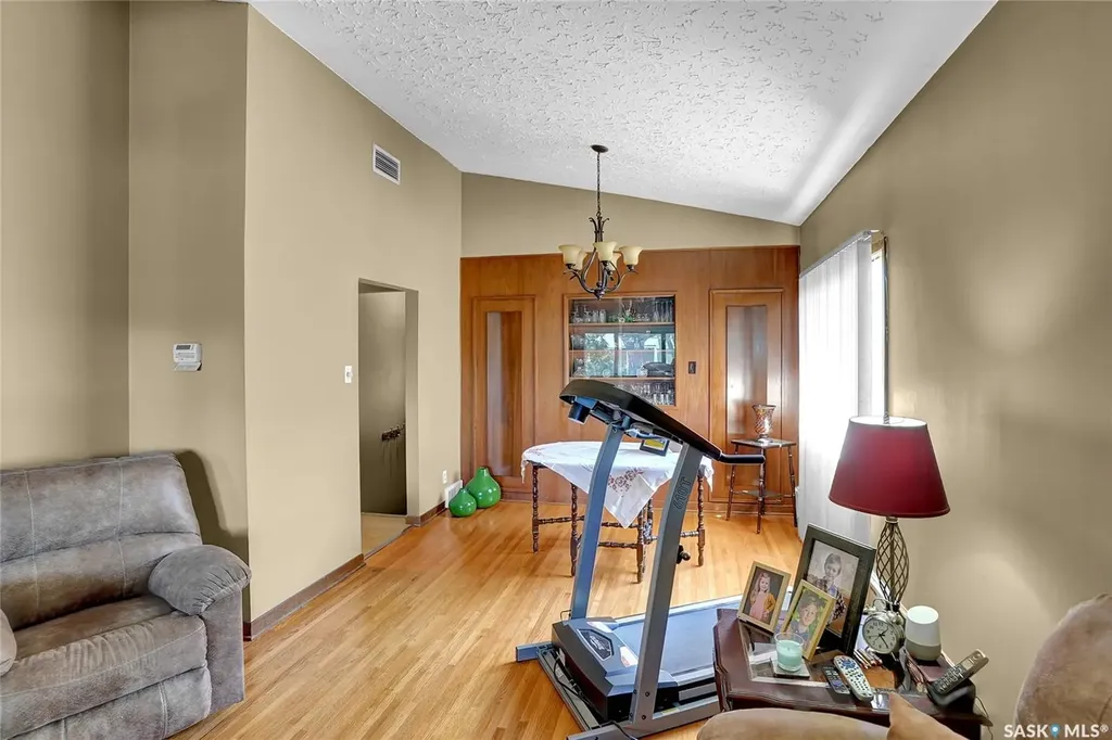 3212 L'arche Crescent Regina SK S4S 5V8