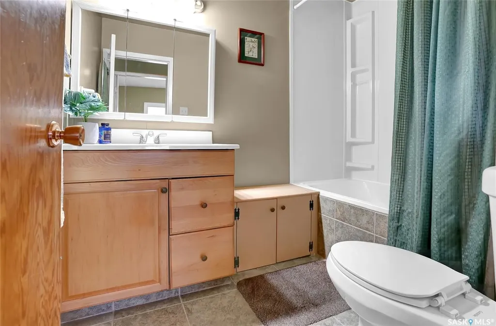 3212 L'arche Crescent Regina SK S4S 5V8