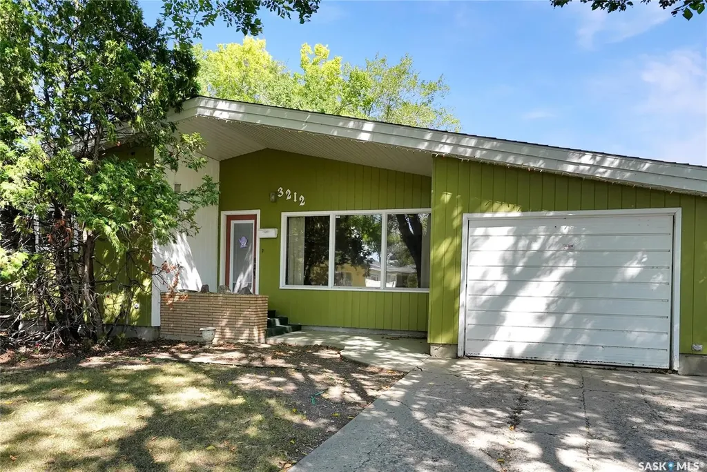3212 L'arche Crescent Regina SK S4S 5V8