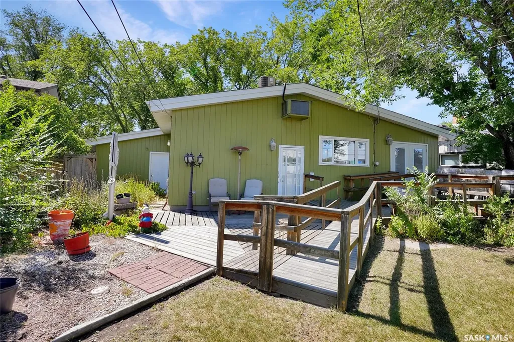 3212 L'arche Crescent Regina SK S4S 5V8