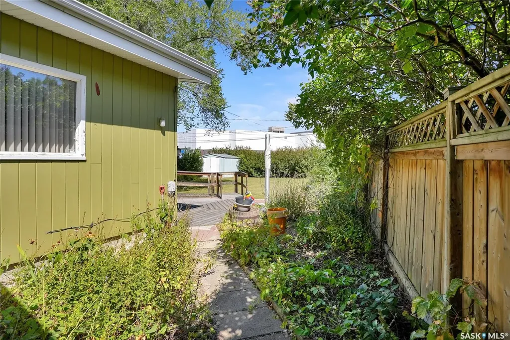 3212 L'arche Crescent Regina SK S4S 5V8