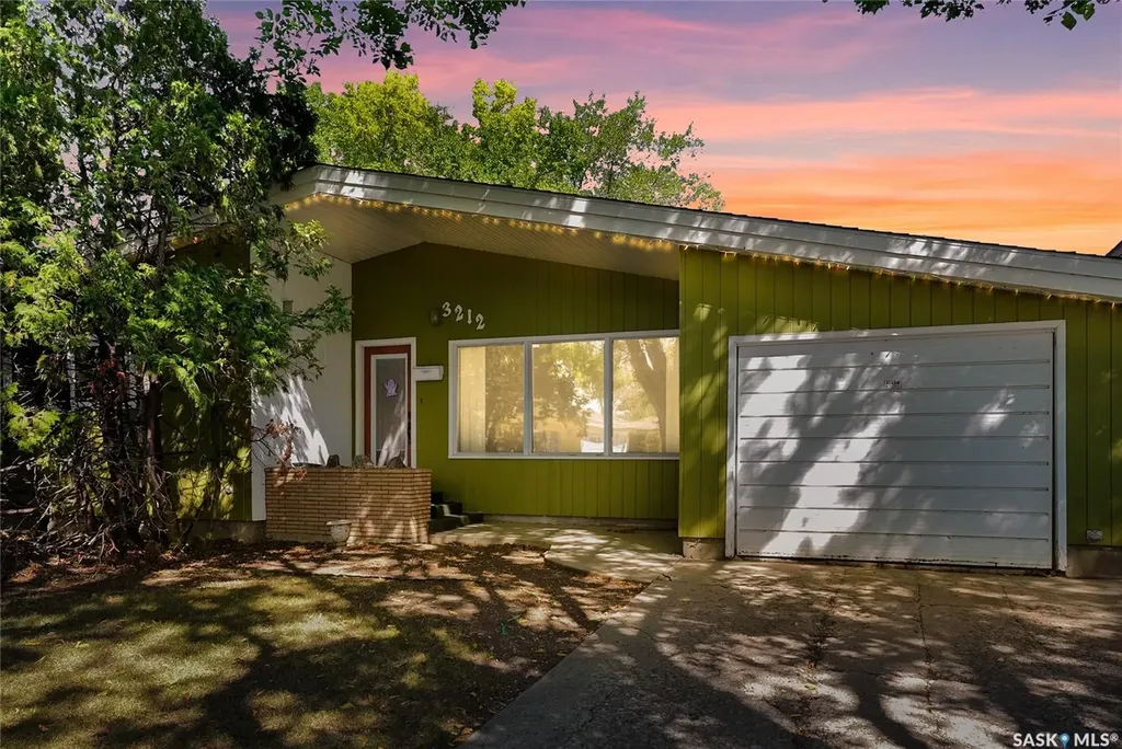 3212 L'arche Crescent Regina SK S4S 5V8