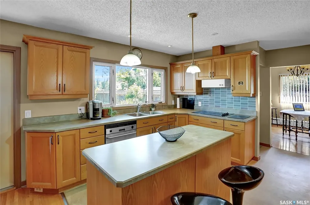 3212 L'arche Crescent Regina SK S4S 5V8