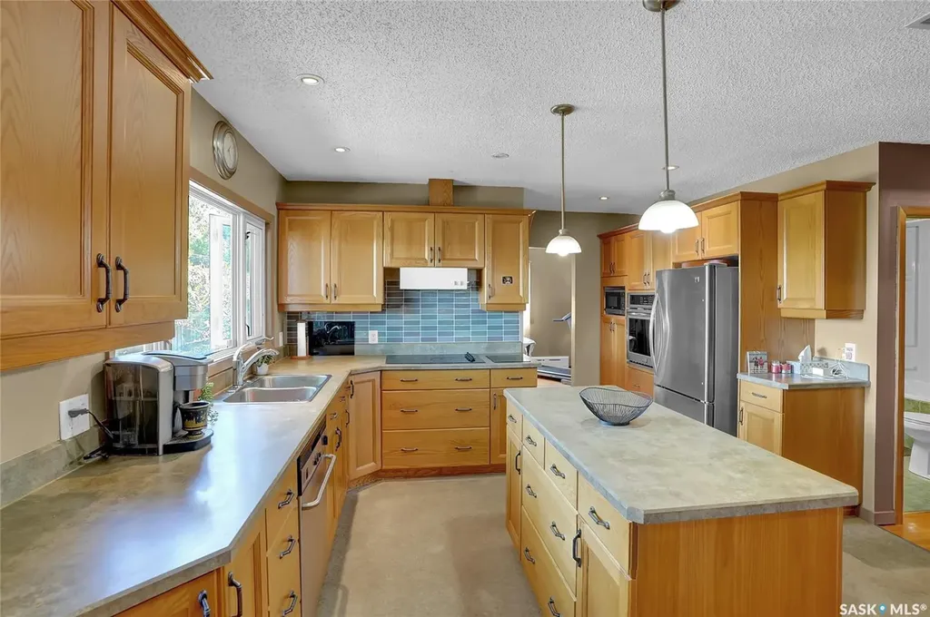 3212 L'arche Crescent Regina SK S4S 5V8