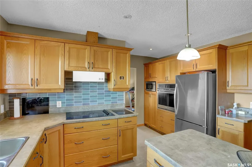 3212 L'arche Crescent Regina SK S4S 5V8