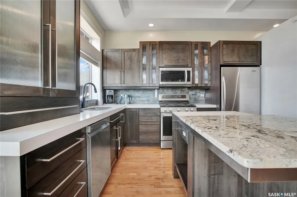 752 Reddekopp Drive Martensville SK S0K 2T2