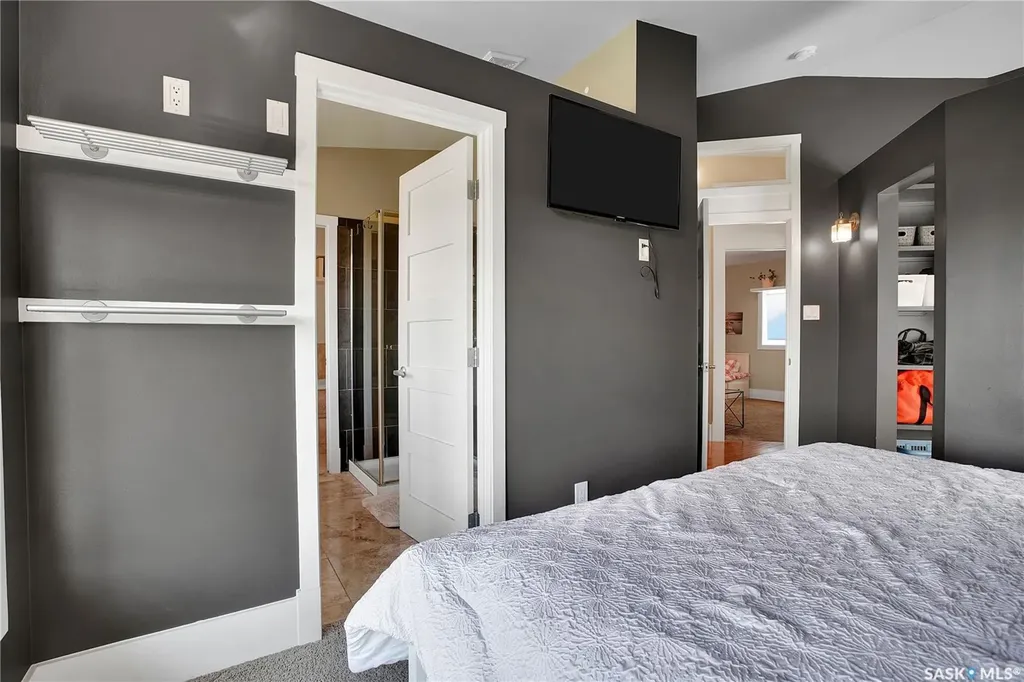 752 Reddekopp Drive Martensville SK S0K 2T2