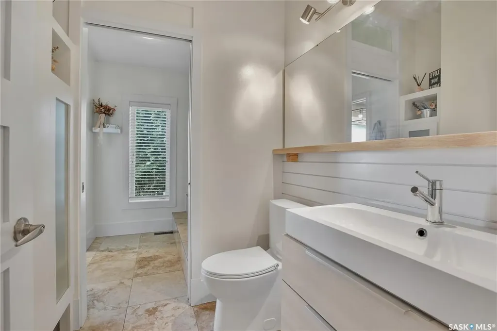752 Reddekopp Drive Martensville SK S0K 2T2