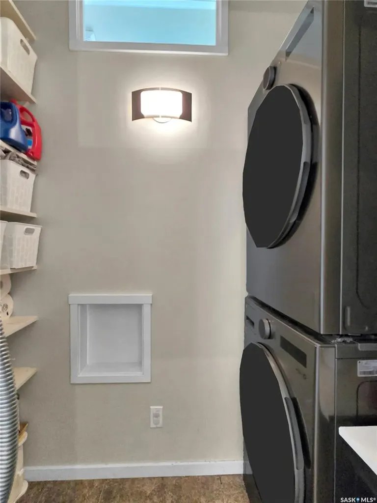 752 Reddekopp Drive Martensville SK S0K 2T2