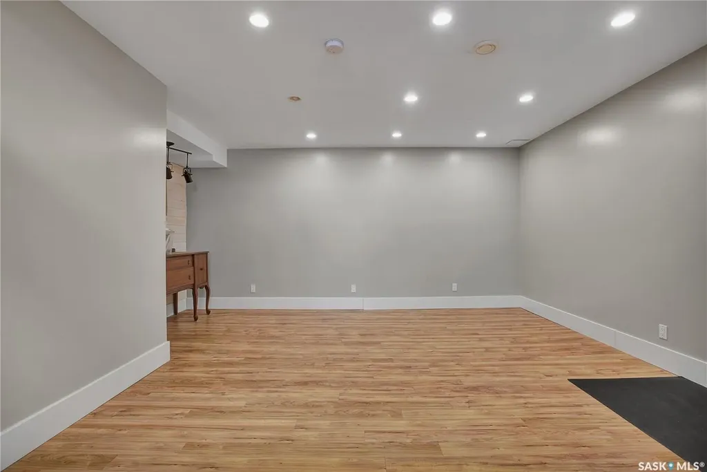 752 Reddekopp Drive Martensville SK S0K 2T2