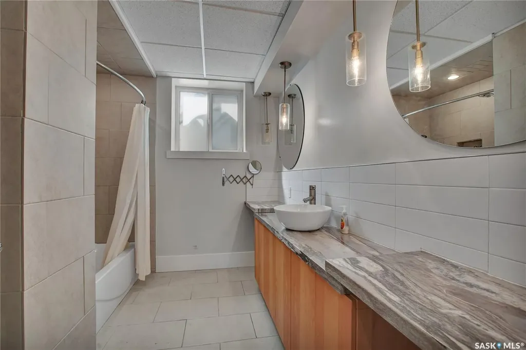 752 Reddekopp Drive Martensville SK S0K 2T2