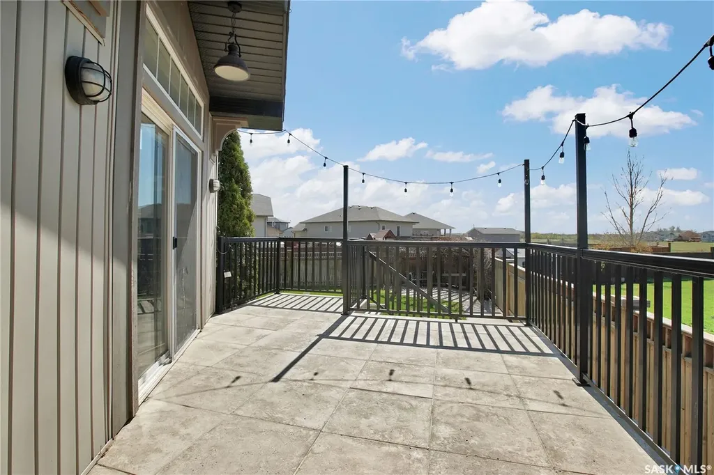 752 Reddekopp Drive Martensville SK S0K 2T2
