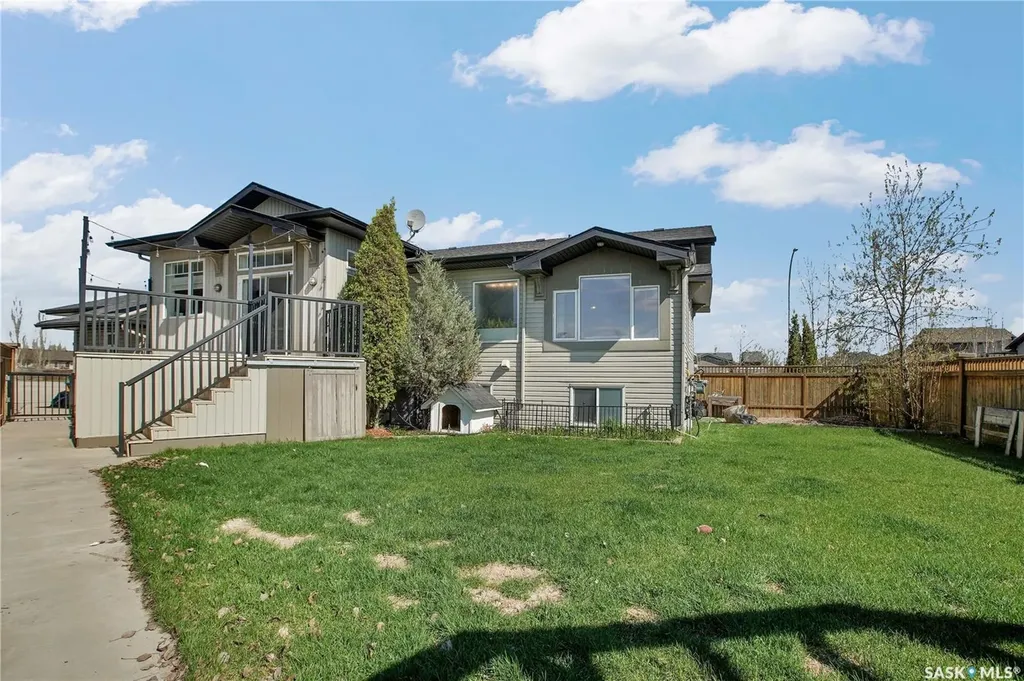 752 Reddekopp Drive Martensville SK S0K 2T2