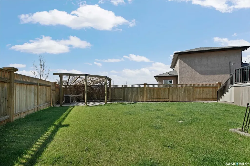 752 Reddekopp Drive Martensville SK S0K 2T2